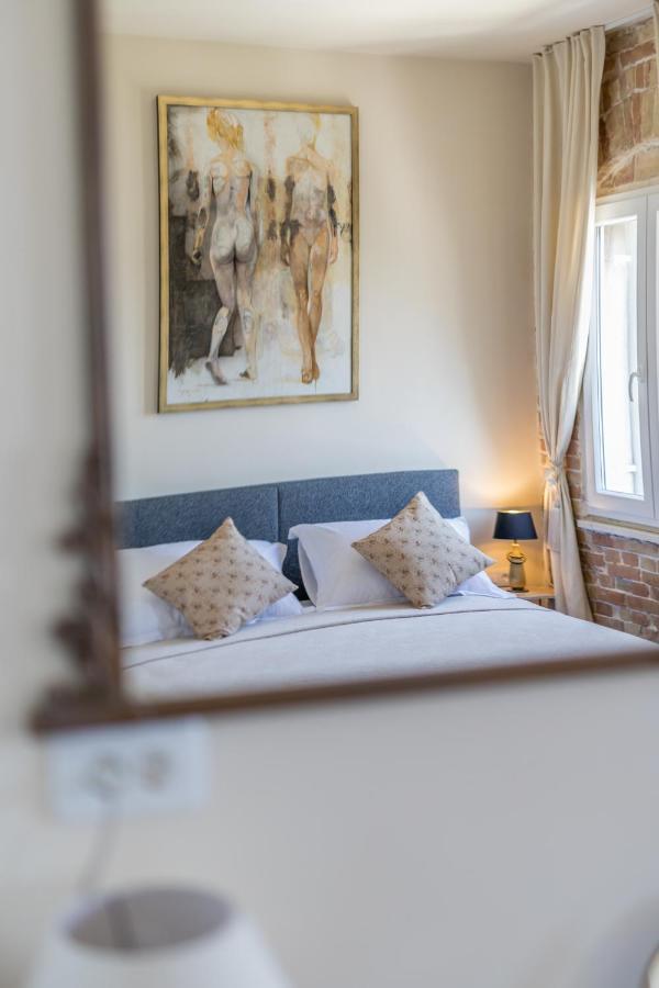 Riva - The Heart Of Palace Apartman Split